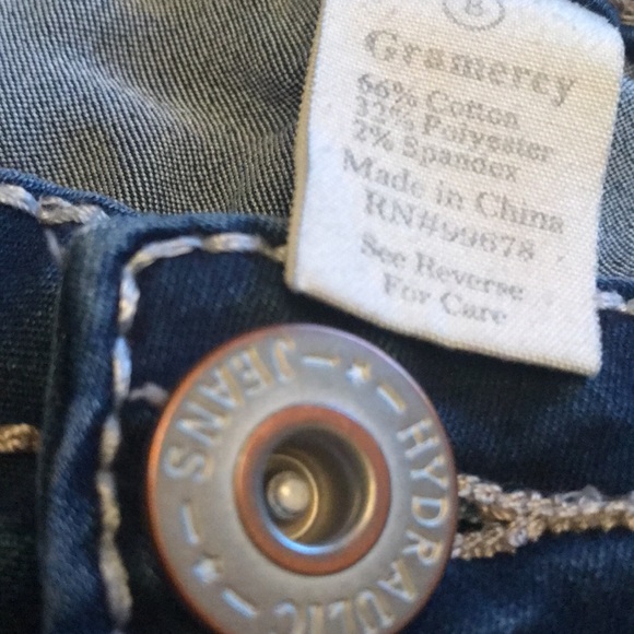 Hydraulic Jean Capri in size 8. Dark wash - Picture 3 of 13